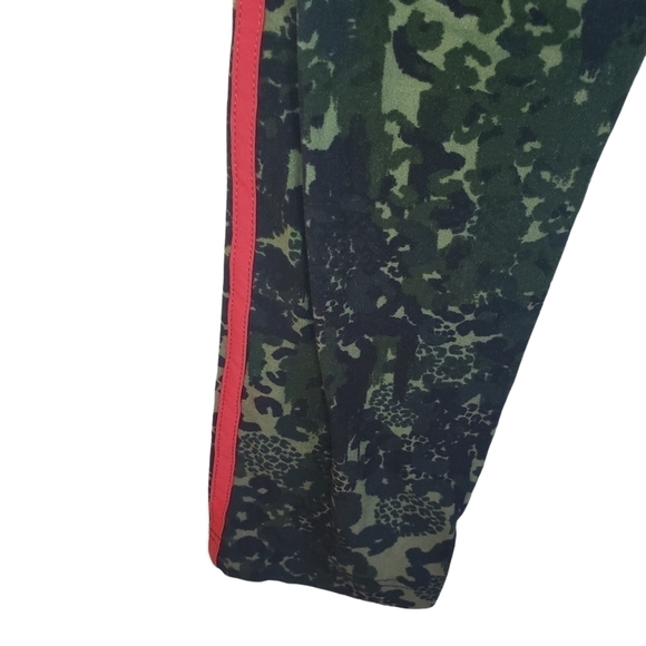 No Boundaries Green Leopard Print Camo Leggings - Picture 8 of 10
